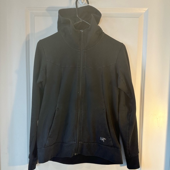 Arc'teryx Jackets & Blazers - ARC’TERYX Black Full Zip Outdoor Hoodie Jacket, size Small